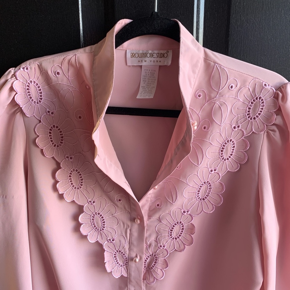 Vintage Lace and Pearl Blouse! 💕 - Picture 3 of 4
